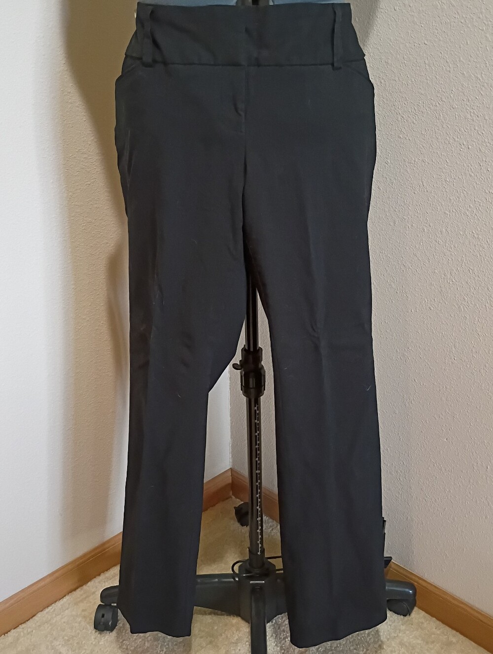 Black Women's Straight-Leg Pants - Classic Everyday Comfort